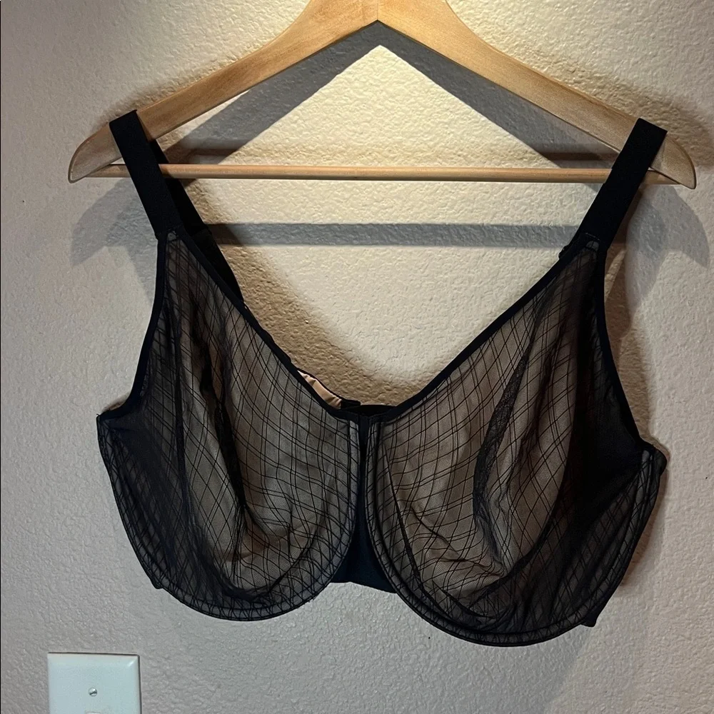 Chantelle Women’s Smooth Lines Bra Size 44DDD Black